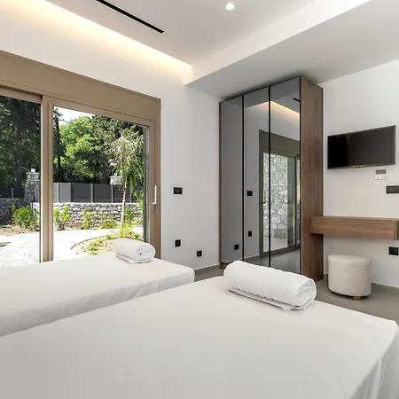 Villa Emerald Estate